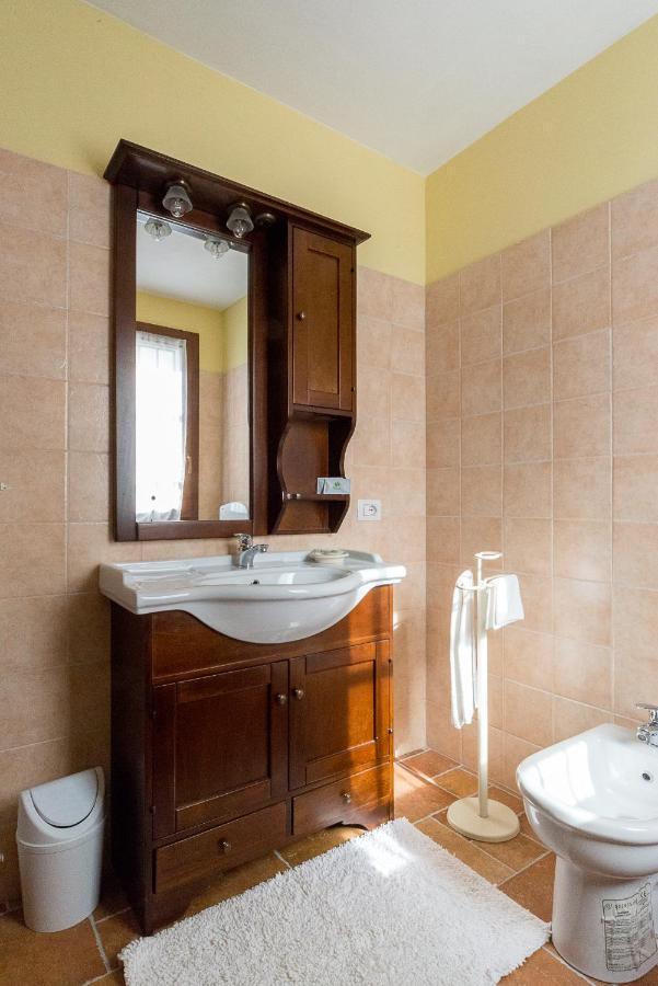 Domus Amica Bed & Breakfast Lu (Piedmont) ภายนอก รูปภาพ