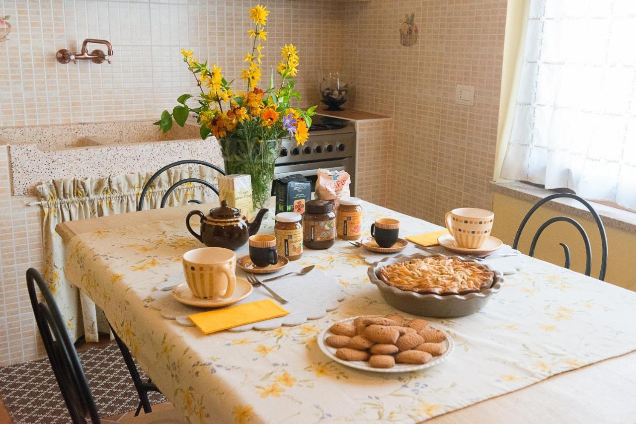 Domus Amica Bed & Breakfast Lu (Piedmont) ภายนอก รูปภาพ