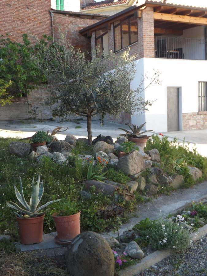 Domus Amica Bed & Breakfast Lu (Piedmont) ภายนอก รูปภาพ