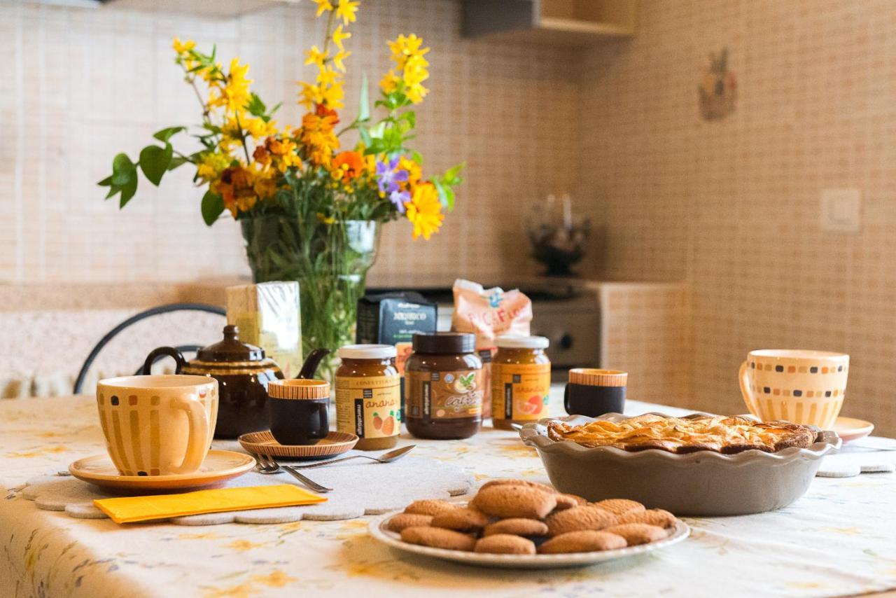 Domus Amica Bed & Breakfast Lu (Piedmont) ภายนอก รูปภาพ